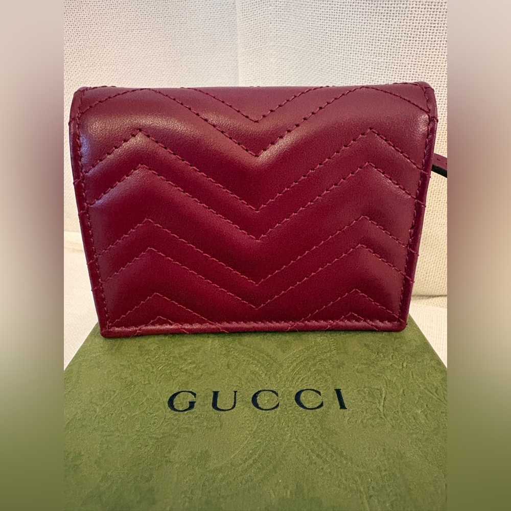 Gucci GG Marmont Rosso Ancora Red Matelassé Chevron Wallet Double G Gold 466492 - Picture 3 of 12